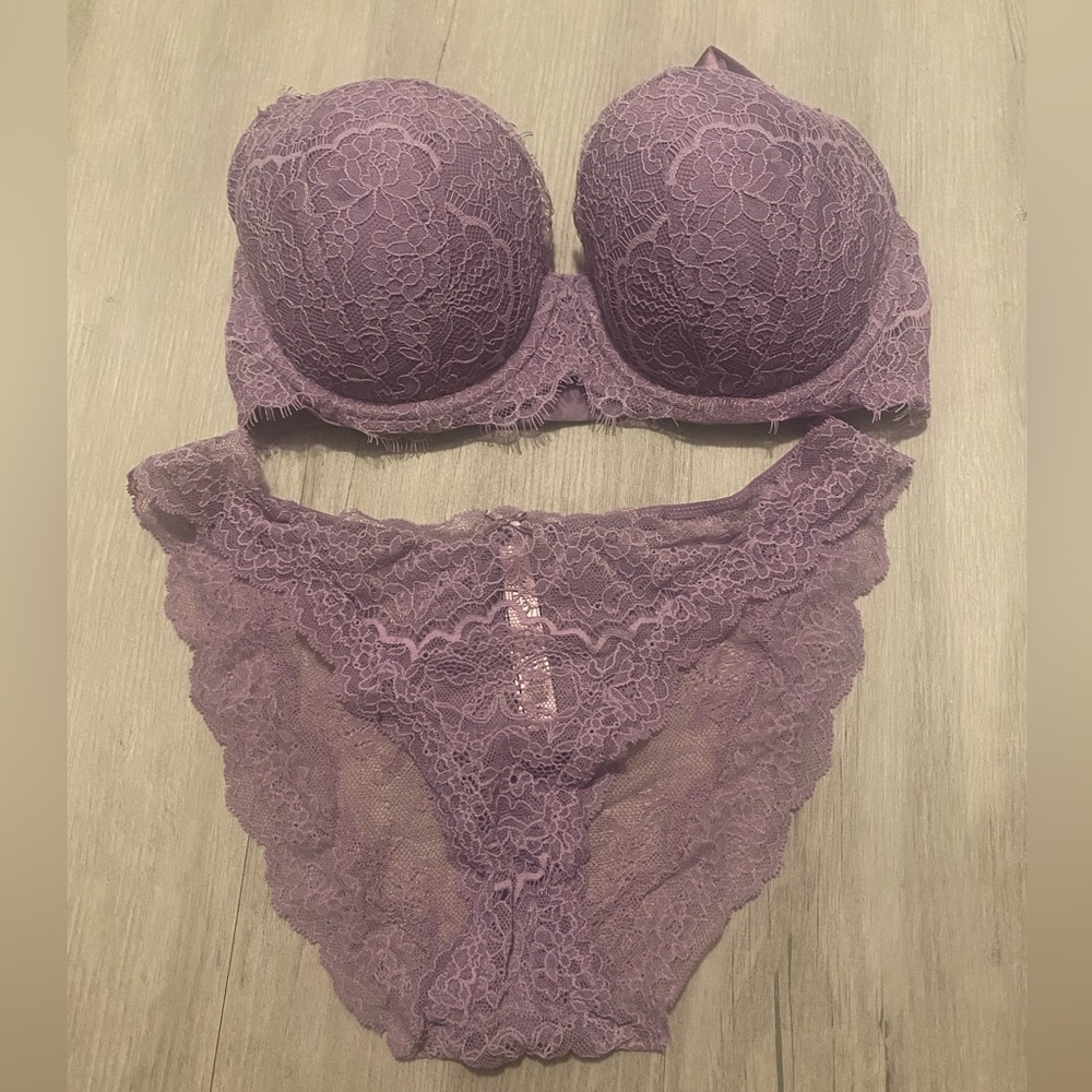 VS lace bra